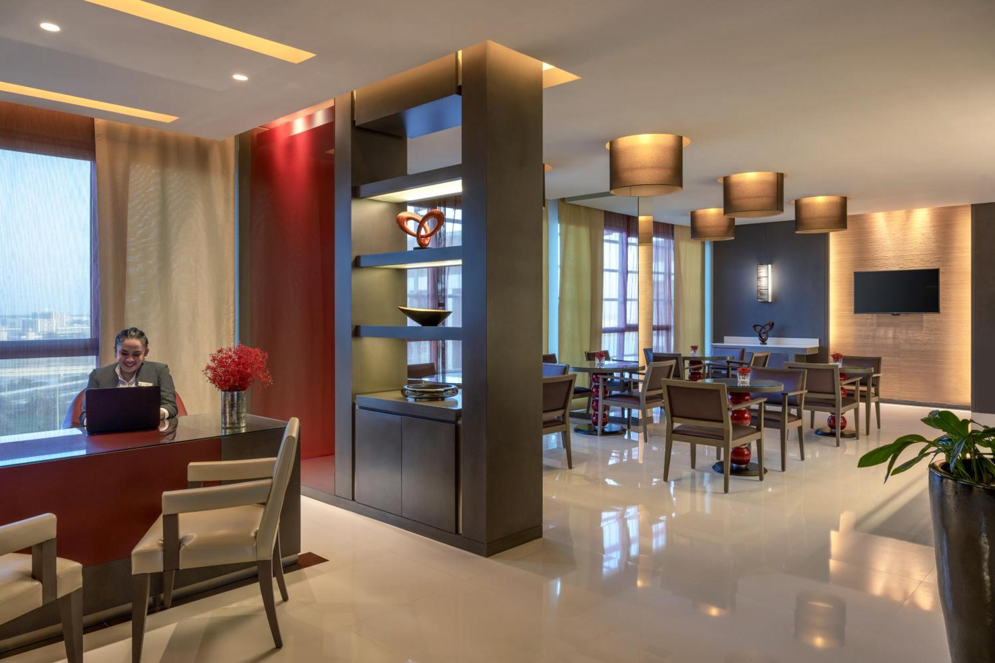 Park Rotana Hotel 5*