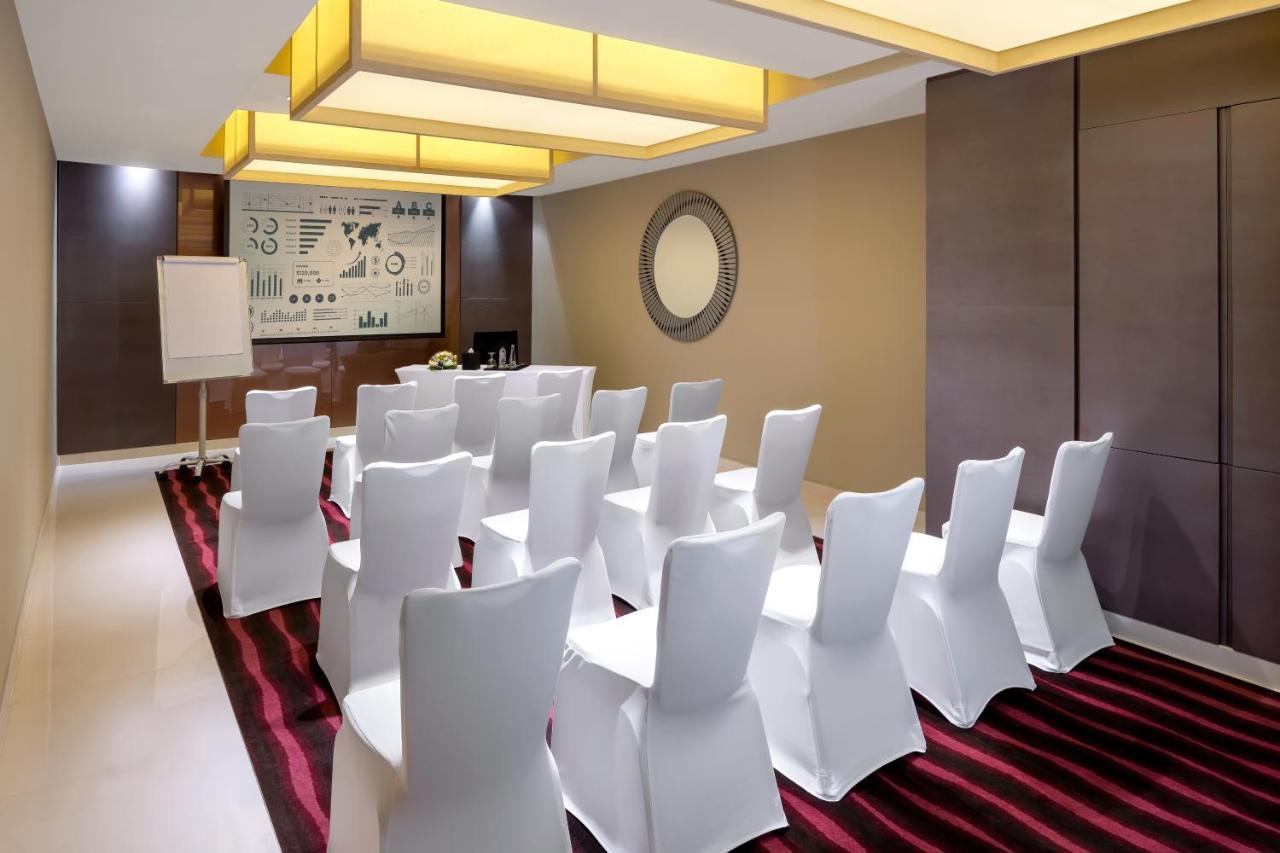 Park Rotana Hotel 5*